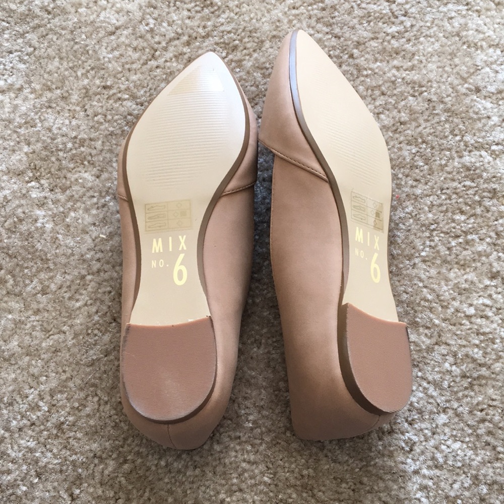 Tan flats - Picture 3 of 3